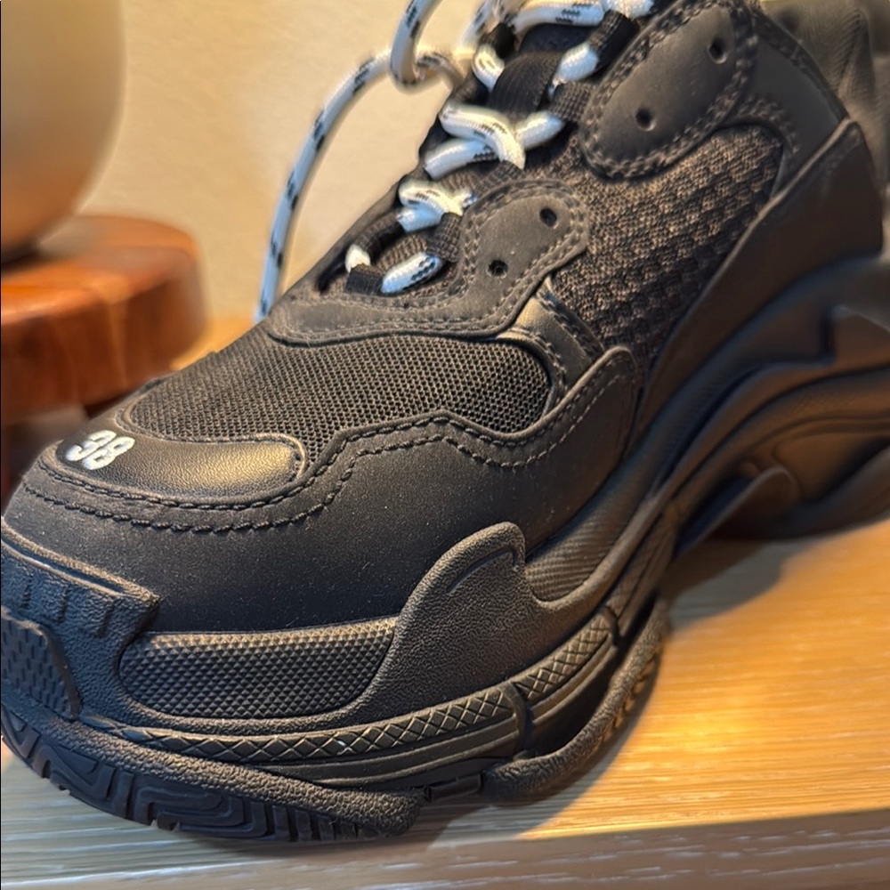 Balenciaga Triple S in Classic Black EU 38 - Picture 11 of 17